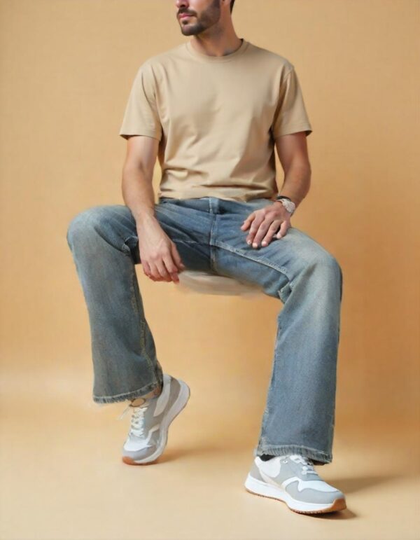 Men’s Relaxed Fit Light-Wash Flare Jeans